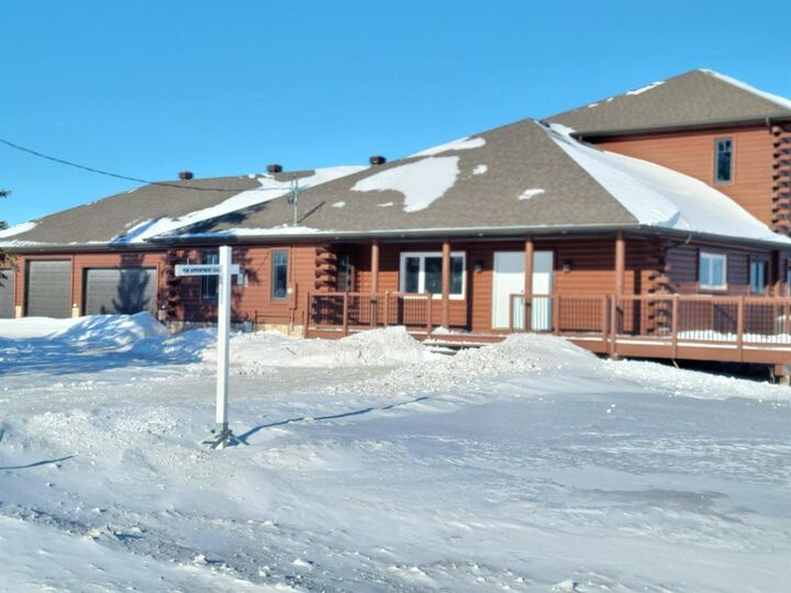 Property Photo:  949 Strathnaver Avenue  MB R1A 4L5 