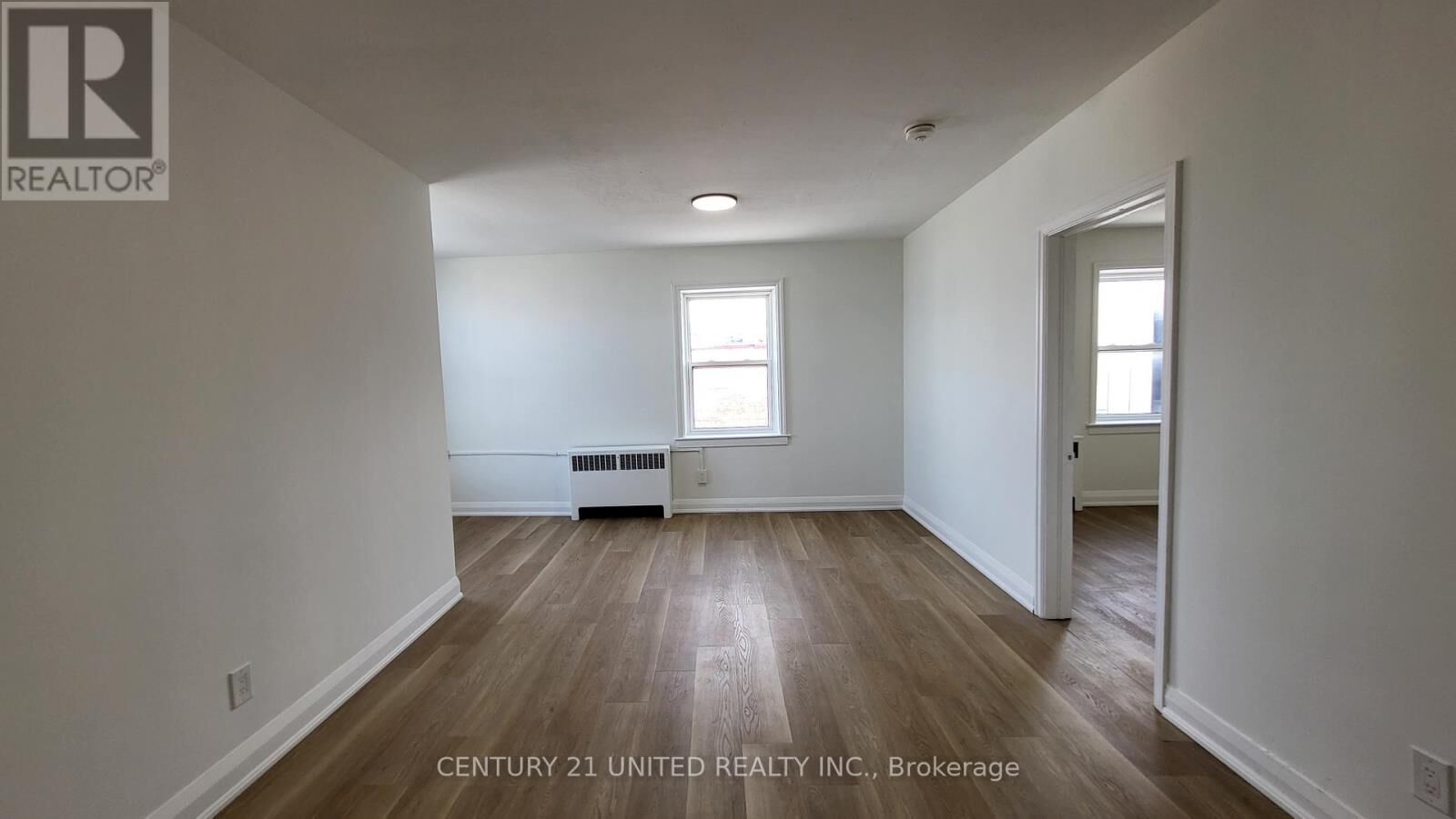Property Photo:  409 Chambers Street C  ON K9H 3T9 