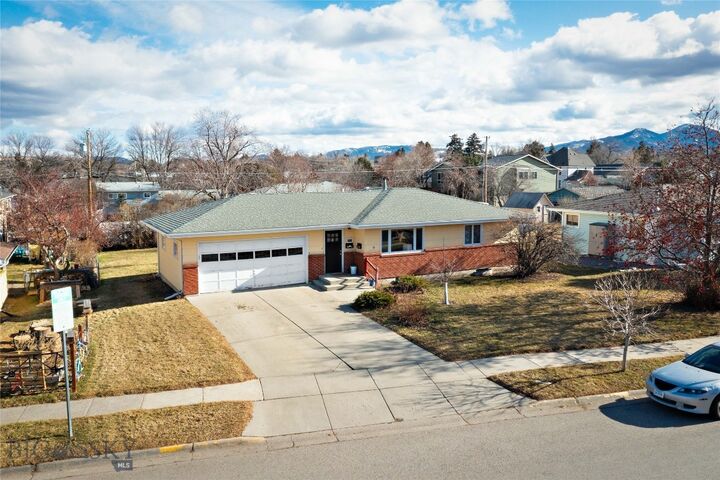 Property Photo:  316 N 10th Avenue  MT 59715 