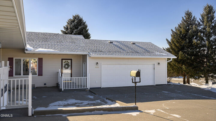 Property Photo:  575 Brandon Place  ND 58503 