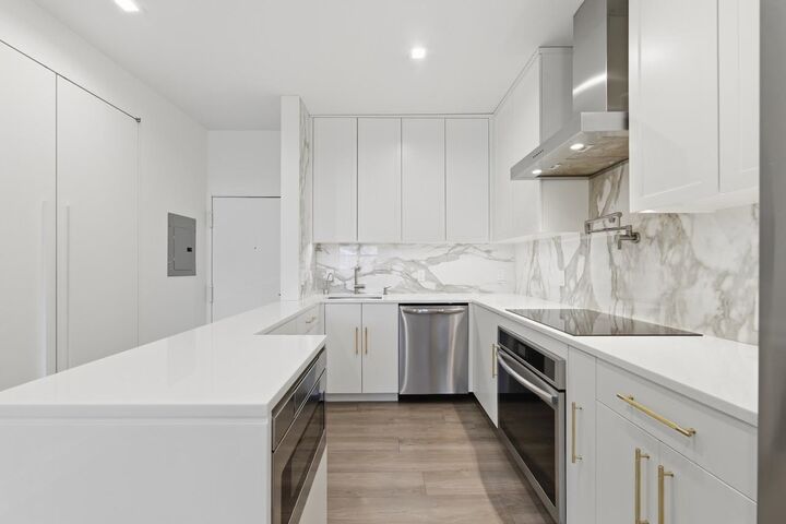 Property Photo:  43-49 Van Wagenen Ave 4A  NJ 07306 