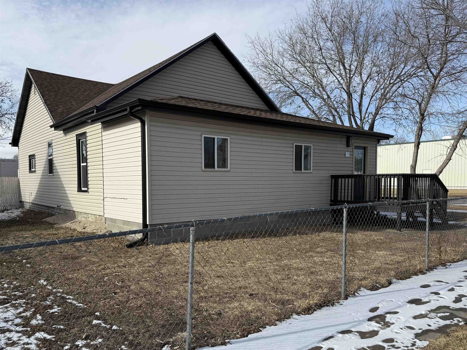 Property Photo:  402 S Bailey  NE 69101 