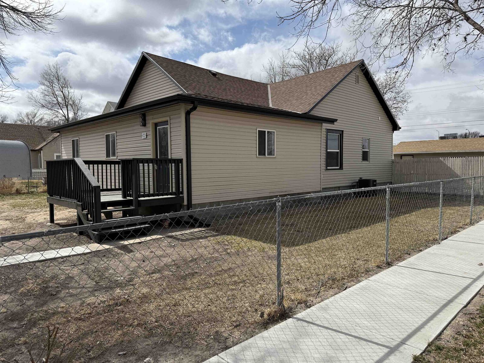 Property Photo: 402 S Bailey NE 69101