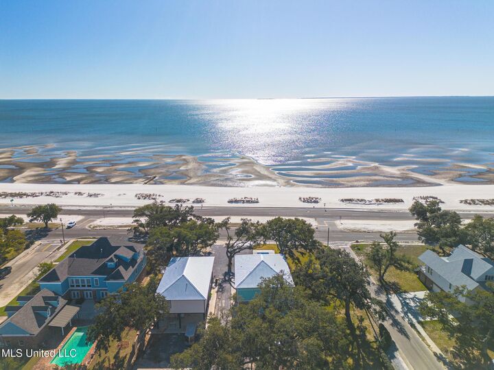 Property Photo:  1002 E Beach Boulevard  MS 39560 