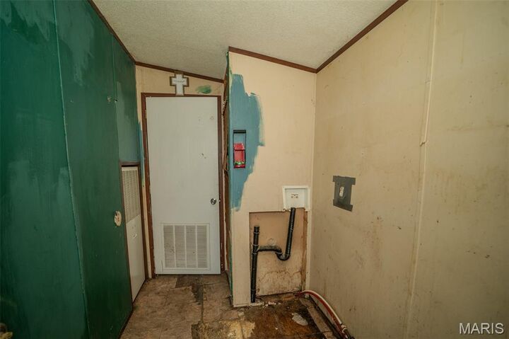 Property Photo:  4250 E Winn Road  MO 65284 