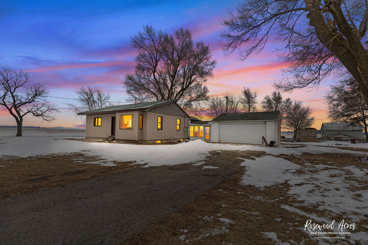 Property Photo:  2373 E 3300 N Road  IL 60964 