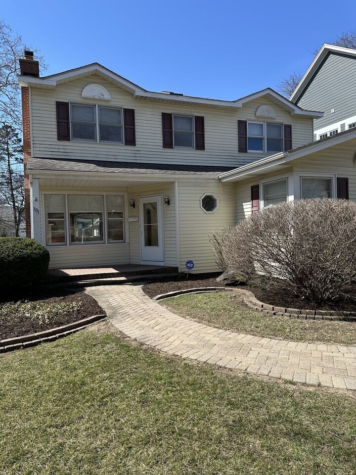 Property Photo:  331 S Julian Street  IL 60540 