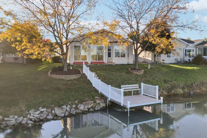 Property Photo:  328 Legacy Court  IL 60030 