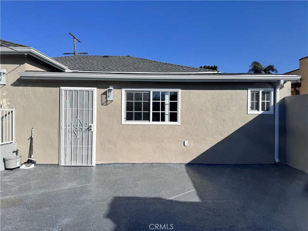 Property Photo:  1001 S Eucalyptus Avenue  CA 90301 