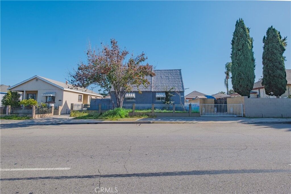 Property Photo:  4660 Paramount Blvd  CA 90660 