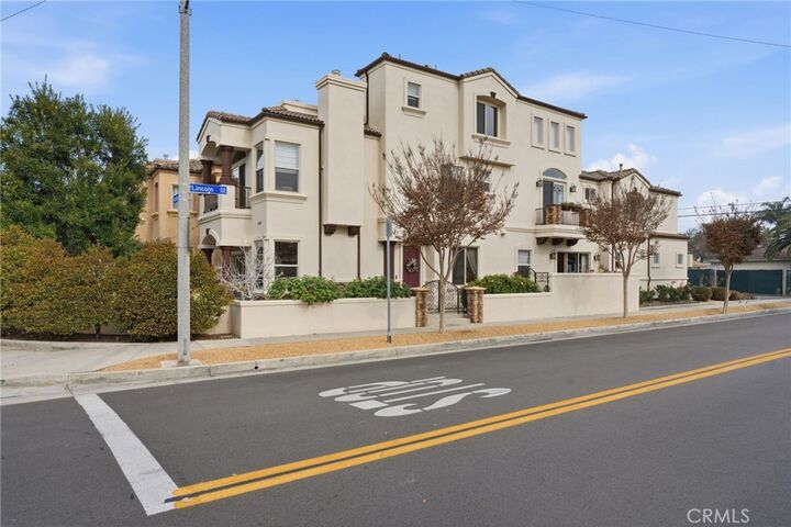 Property Photo:  1202 Huntington Street  CA 92648 