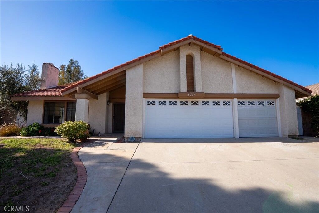 Property Photo:  2607 Rochelle Place  CA 93063 