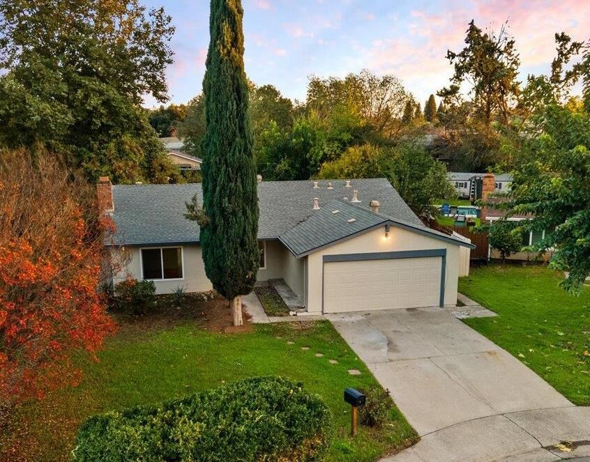 Property Photo:  2617 Stingray Court  CA 95826 