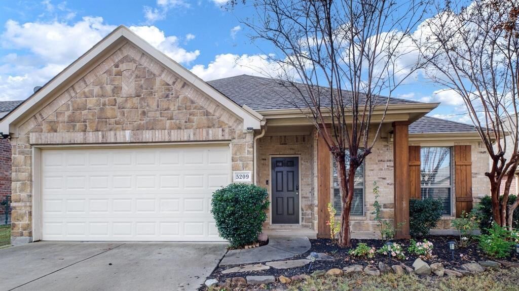 Property Photo:  5209 Bear Valley Drive  TX 75071 