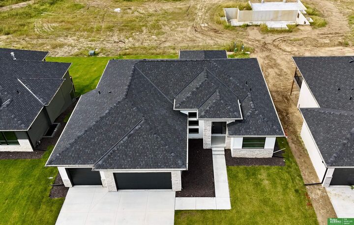 Property Photo:  5508 N 213 Street  NE 68022 