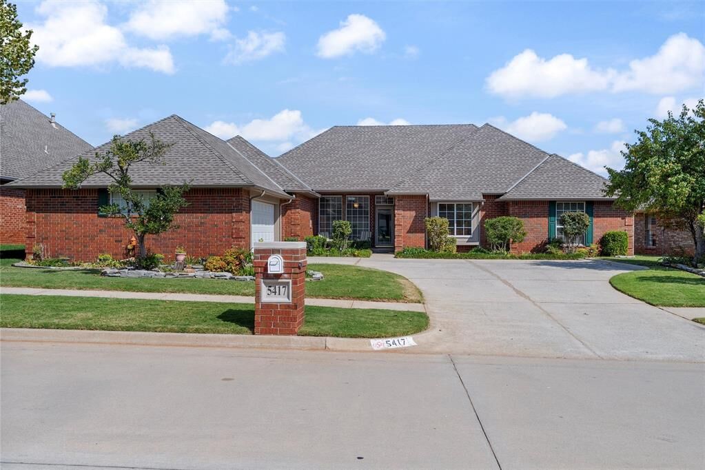 Property Photo: 5417 NW 106th Street OK 73162