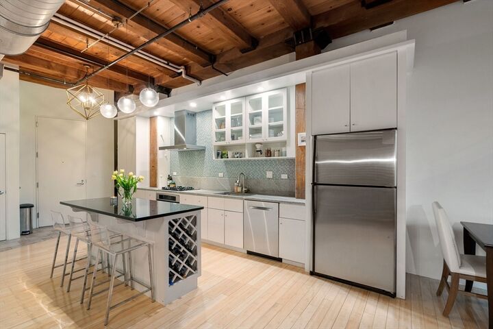 Property Photo:  35 Channel Center St 303  MA 02210 