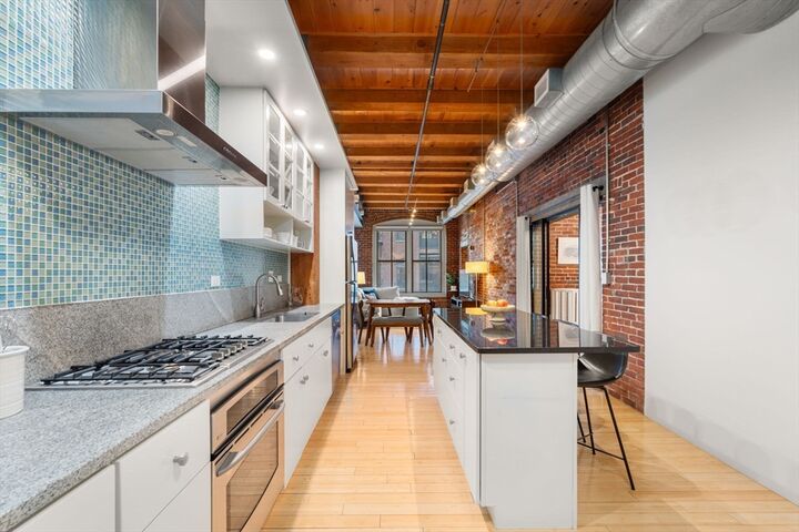 Property Photo:  35 Channel Center St 303  MA 02210 