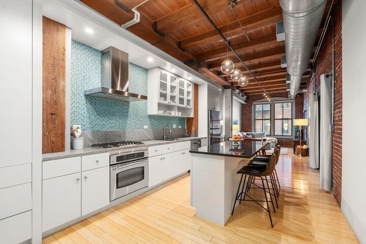 Property Photo:  35 Channel Center St 303  MA 02210 