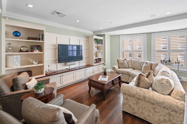 Property Photo:  300 Boylston St 909  MA 02116 