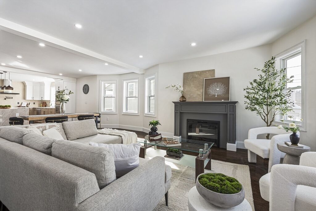 Property Photo:  7 Park Ave Ext  MA 02475 