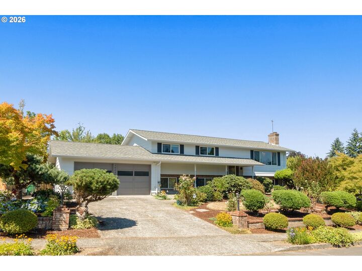 Property Photo:  14025 SW Rochester Dr  OR 97008 