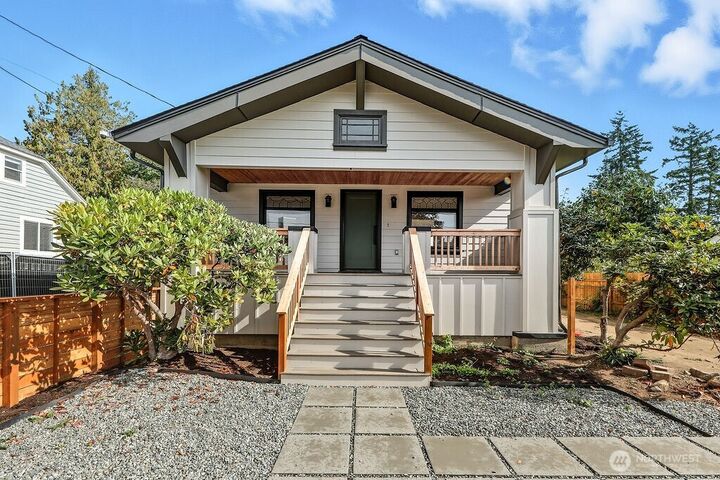 Property Photo:  11738  Phinney Avenue N A  WA 98133 