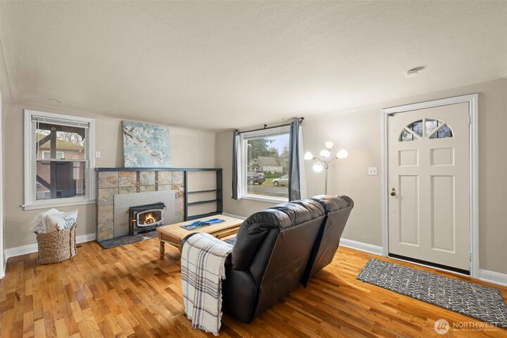 Property Photo:  905  115th Street S  WA 98444 