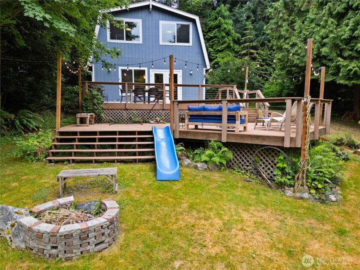 Property Photo:  7370  Holiday Boulevard  WA 98221 