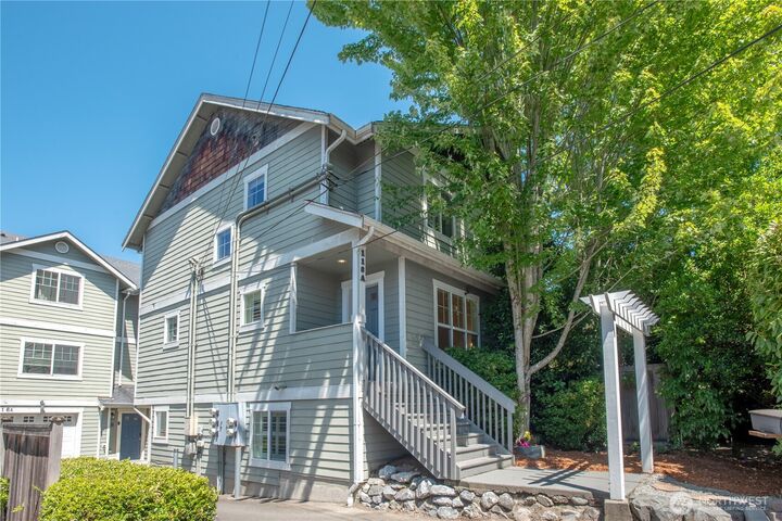 Property Photo:  118 N 104th Street A  WA 98133 