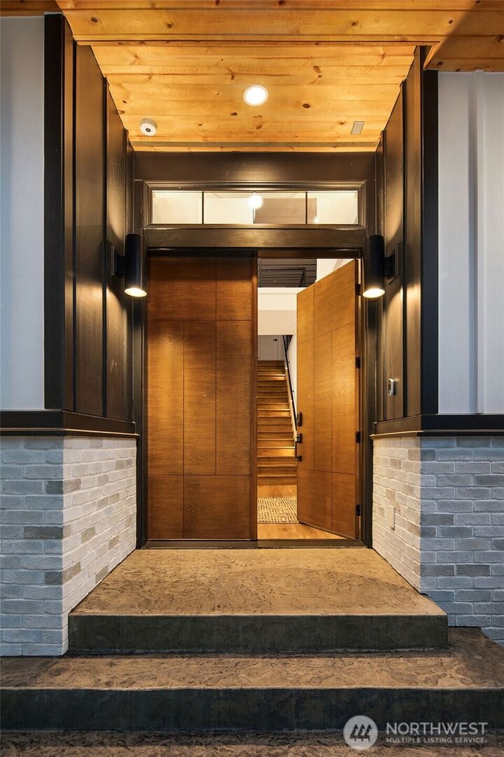 Property Photo:  16902  141st Place NE  WA 98072 