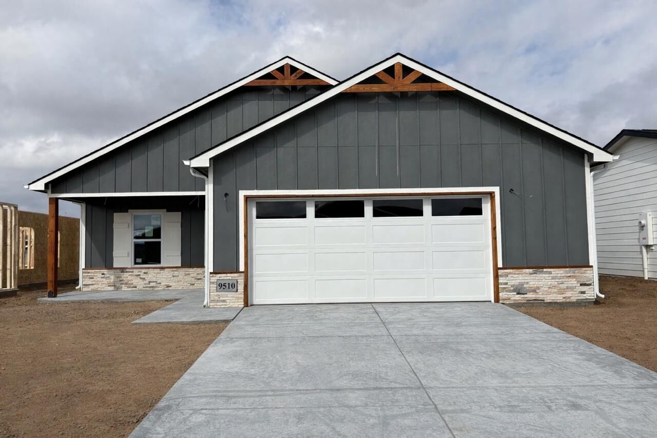 Property Photo:  9510 E Hurst St  KS 67210 