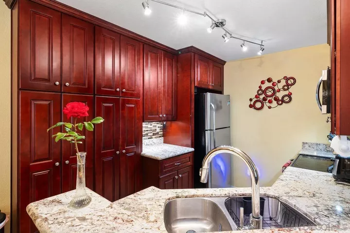 Property Photo:  7263 Camino Degrazia 33  CA 92111 