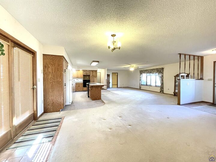 Property Photo:  406 Noble Ave  KS 66407 