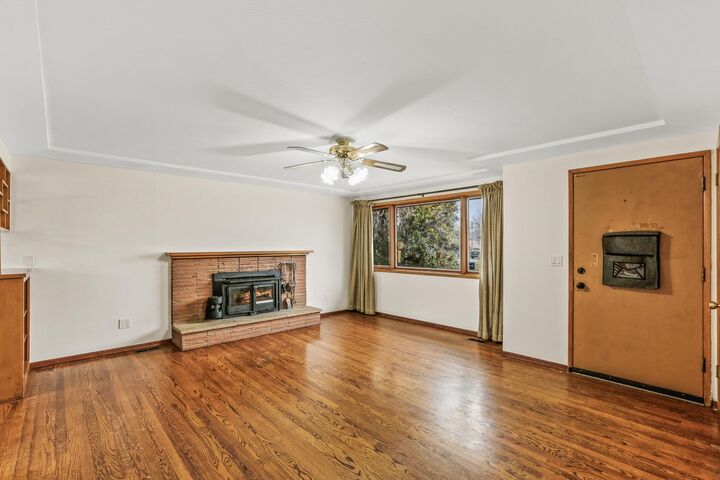 Property Photo:  2518 E Columbia Ave  WA 99208 