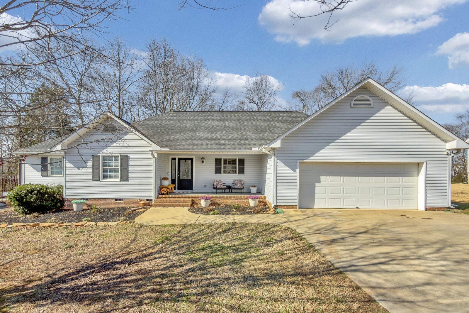 Property Photo:  120 Monique Lane  SC 29388 