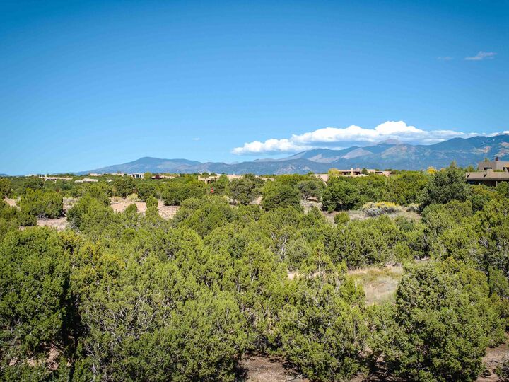 Property Photo:  2 Escopeta Ct  NM 87506 