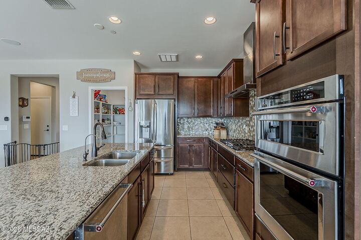 Property Photo:  5571 S White Spar Trail  AZ 85747 
