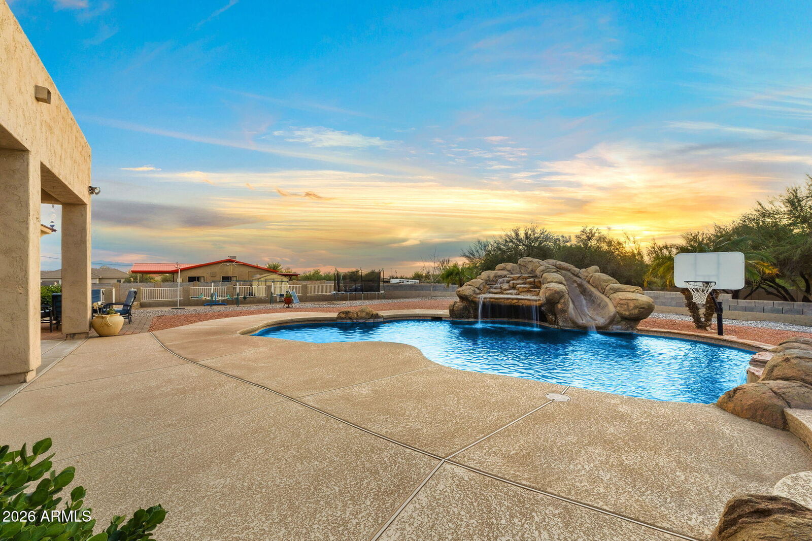 Property Photo:  1104 N Mountain Road  AZ 85207 