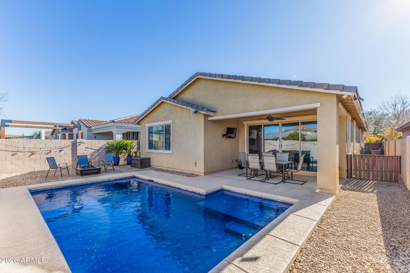 Property Photo:  554 W Rainbow Bridge Lane  AZ 85140 