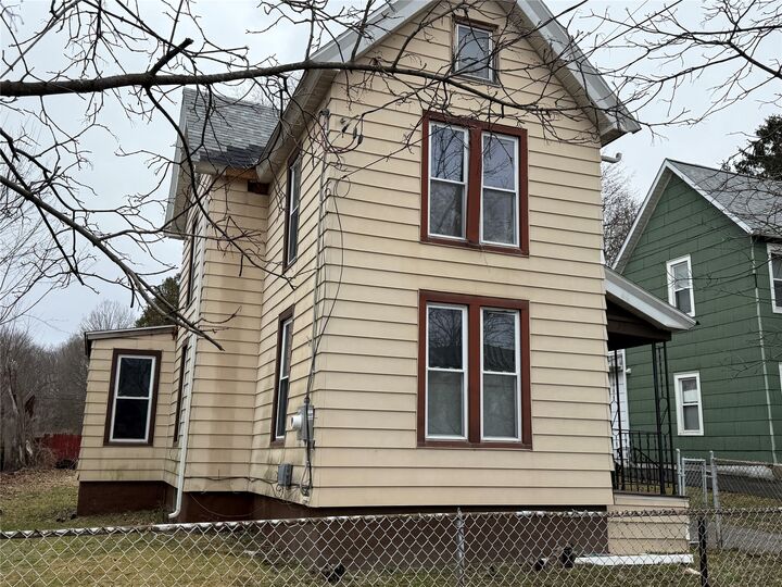 Property Photo:  37 Hayes Street  NY 13903 