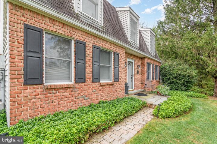 Property Photo:  15 Bonnywick Drive  PA 17111 