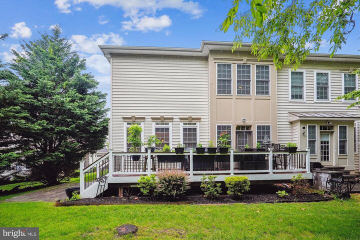 Property Photo:  47666 Paulsen Square  VA 20165 