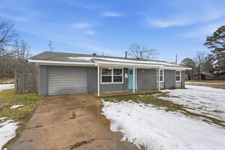 Property Photo:  110 Lynn Lane  AR 72086 