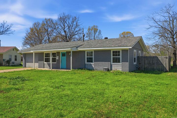 Property Photo:  110 Lynn Lane  AR 72086 