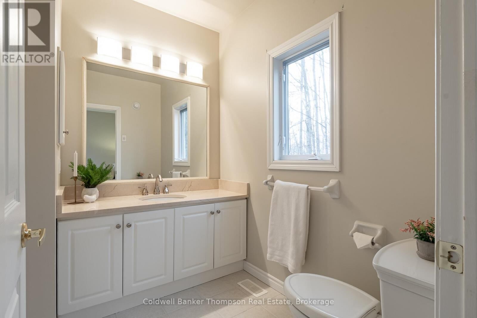 Property Photo: 1259 Golf Course Road ON P1H 2J6