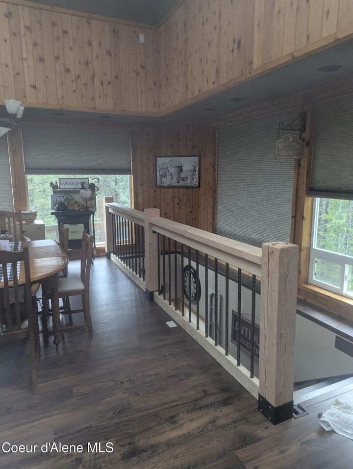 Property Photo:  483 Paradise Ln  ID 83850 