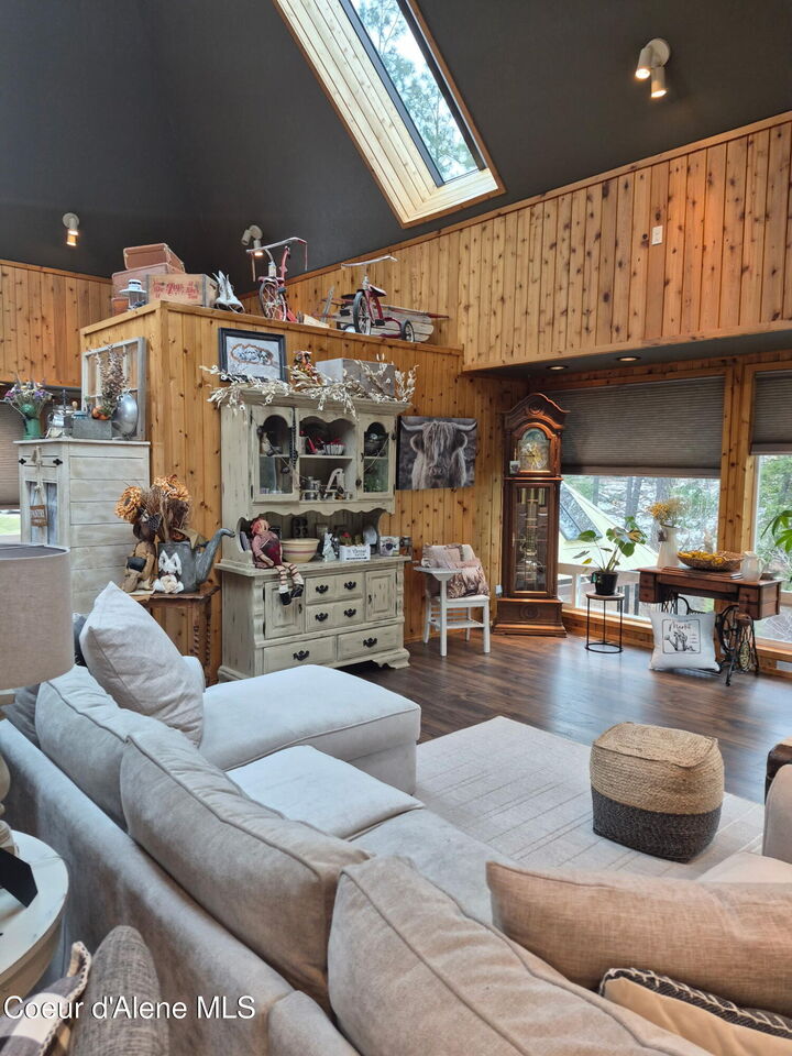 Property Photo: 483 Paradise Ln ID 83850