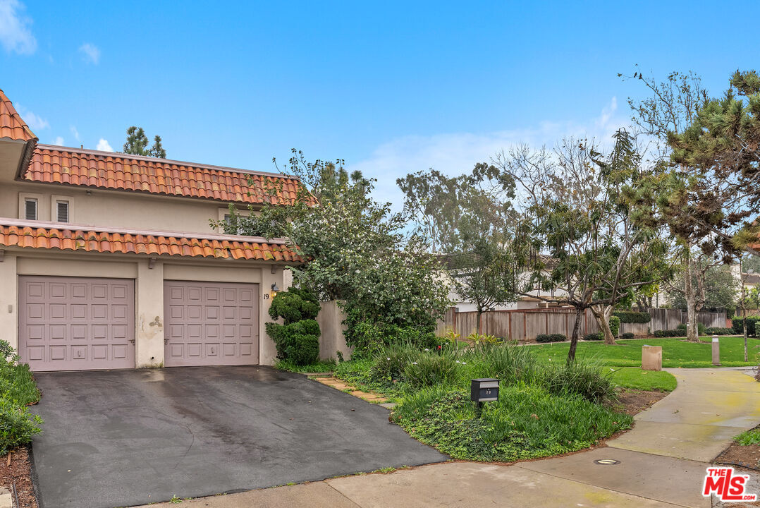 Property Photo:  19 Palmento Way  CA 92612 
