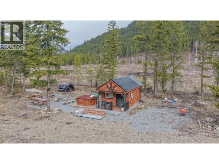 183 Calder Road — photo 1